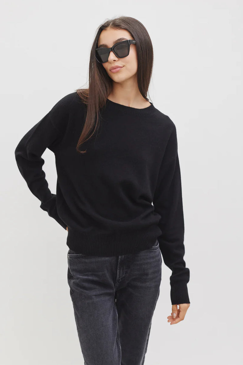 Naomi boyfriend sweater
