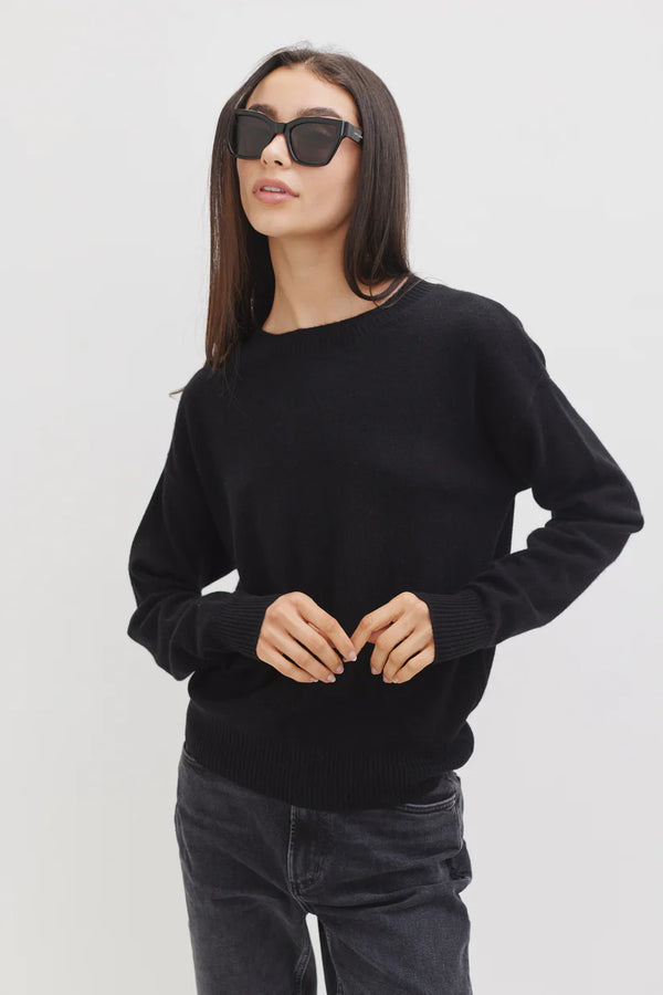 Naomi boyfriend sweater